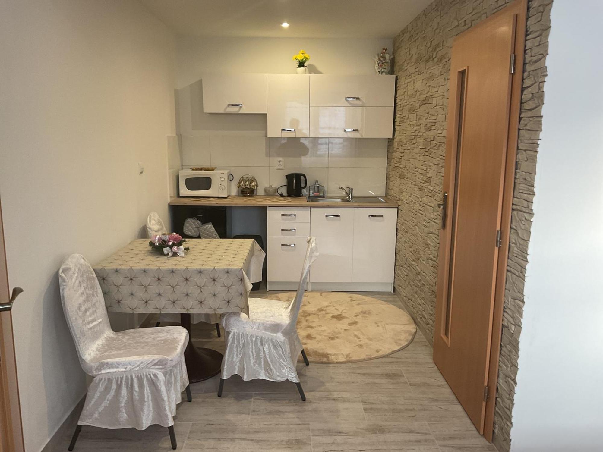 Homestay Renata Нова Лесна Екстер'єр фото