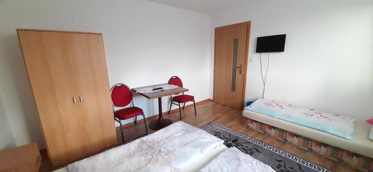 Homestay Renata Нова Лесна Екстер'єр фото